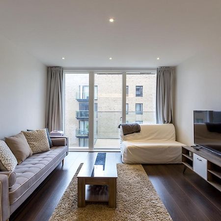 Blissful One Bed Near The River Saint Saint Kew Eksteriør bilde