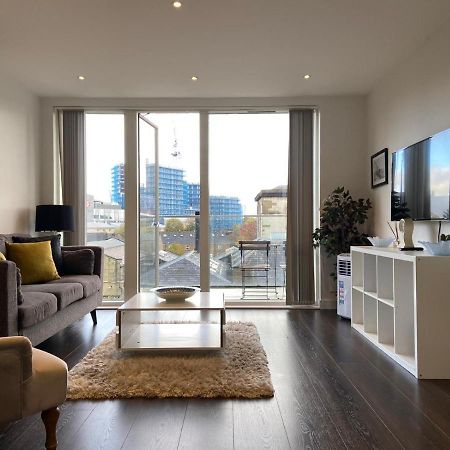 Blissful One Bed Near The River Saint Saint Kew Eksteriør bilde